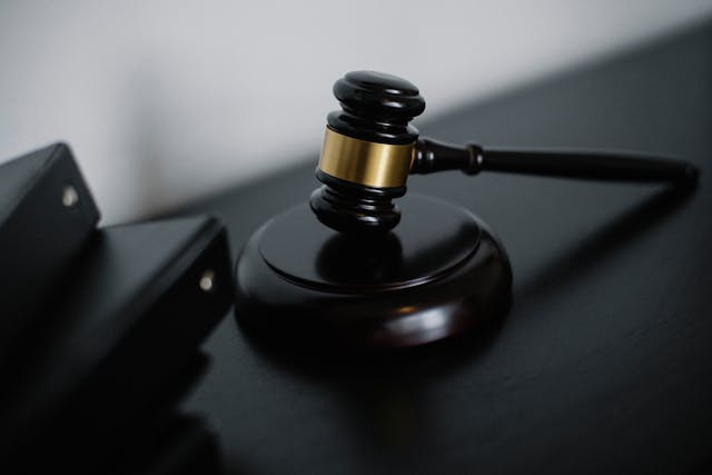 judge-hammer