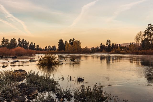 view of a lake in Oregon